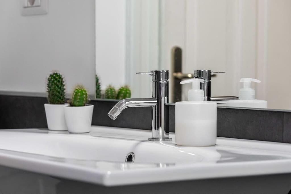 Appartamento Bilocale Zara - Stazione Centrale - Isola Design District Milano Eksteriør billede